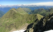13 Cima di Venina. Panorama verso il Lago di Venina e il Bernina.